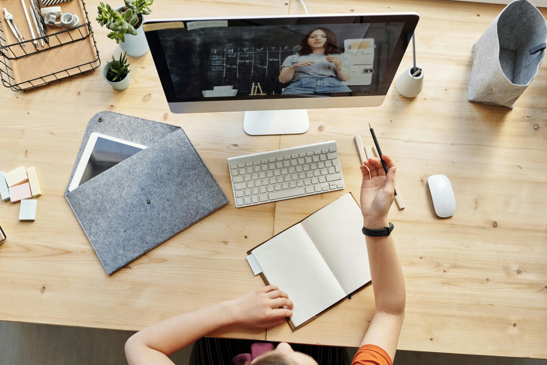 Attending High School Online: 5 Top Accredited Online High Schools to Explore