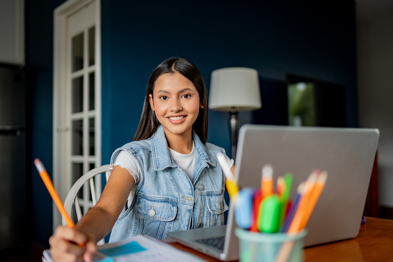 Is a Faith-Based Online High School Right for Your Teen? Here’s What Christian Homeschool Families Need to Know